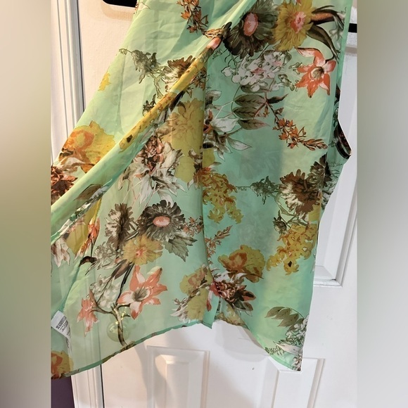 XXI Floral Chiffon Top - Picture 3 of 3
